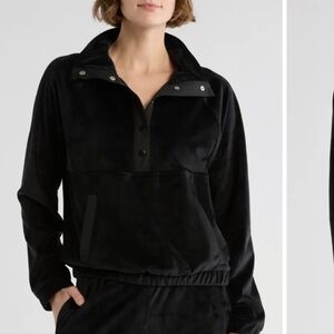 Yogalicious Double Butter Santa Monica Black Snap Pullover Sweatshirt M